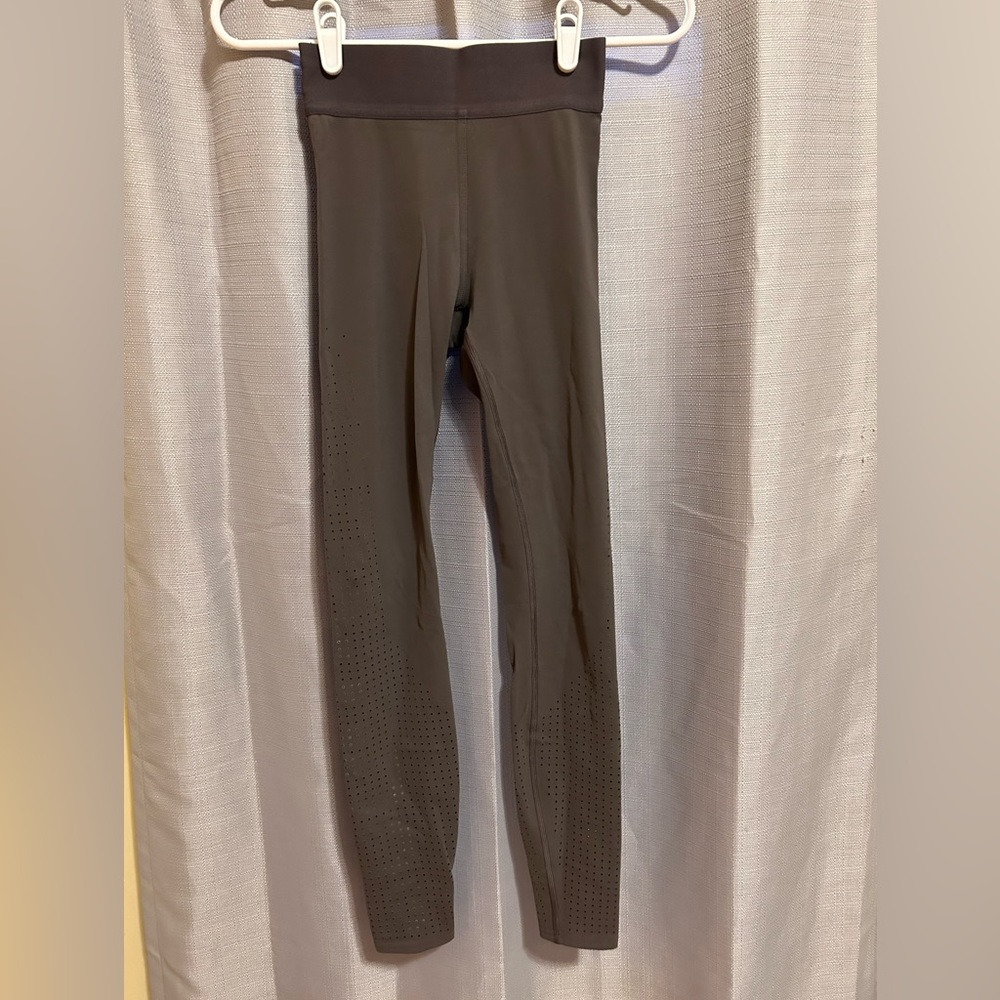 Lululemon 28” soulcycle leggings! Size: 2 - Color: Gray